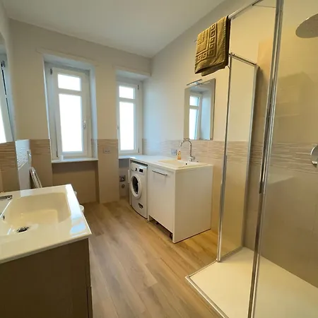 5' From Centre, Total Comfort In The Heart Of Apartment *