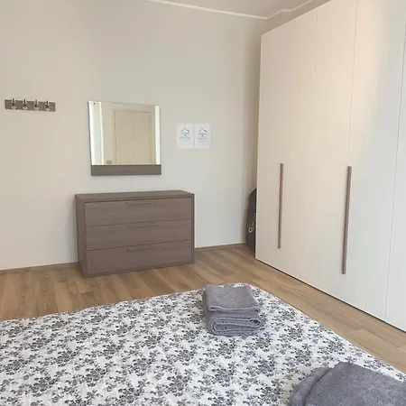 5' From Centre, Total Comfort In The Heart Of Apartment *