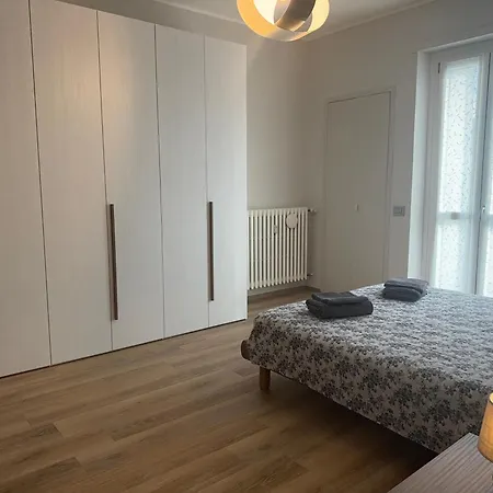 5' From Centre, Total Comfort In The Heart Of *
