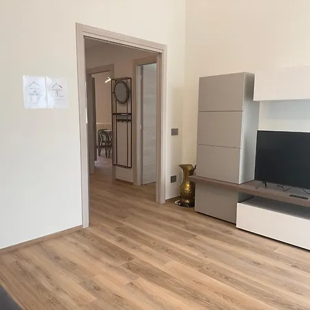 5' From Centre, Total Comfort In The Heart Of * Alba (Piedmont)