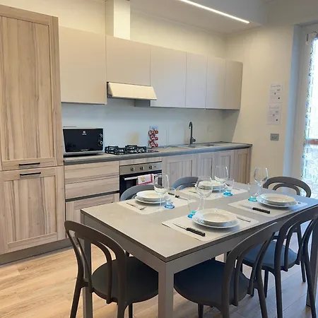 5' From Centre, Total Comfort In The Heart Of Apartment Alba (Piedmont)